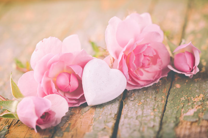 粉色爱心与玫瑰
