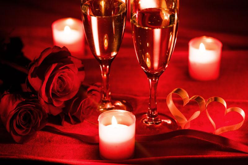 情人节香槟和蜡烛