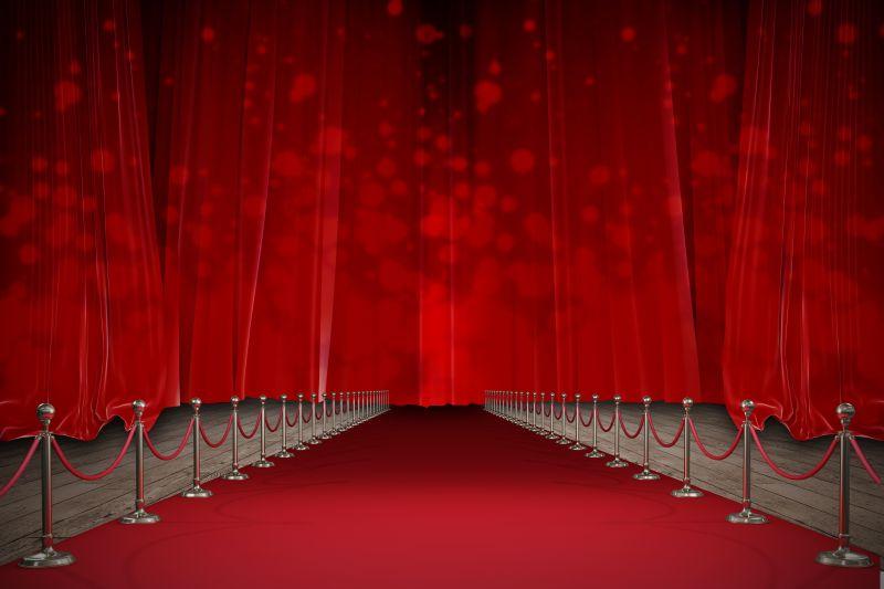 舞台上的红色帷幕和地毯