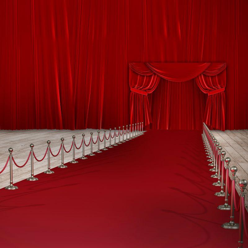 通向舞台的红色地毯