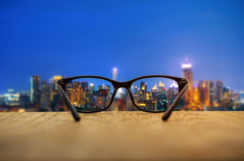 从眼镜里看城市夜景