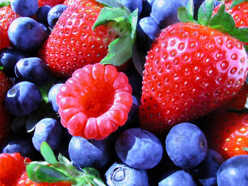 草莓与蓝莓