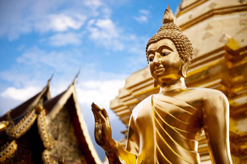 泰国佛寺金佛塑像