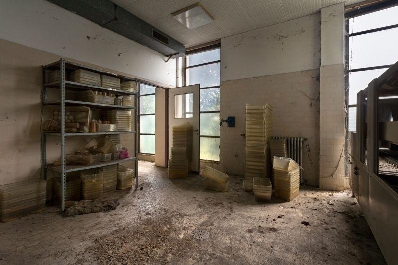 废弃有动物试验设施的房间