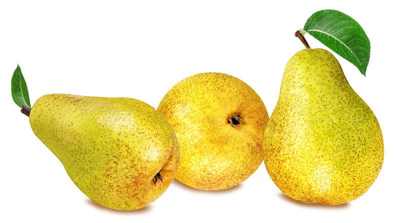 白色背景上的新鲜的黄色梨子