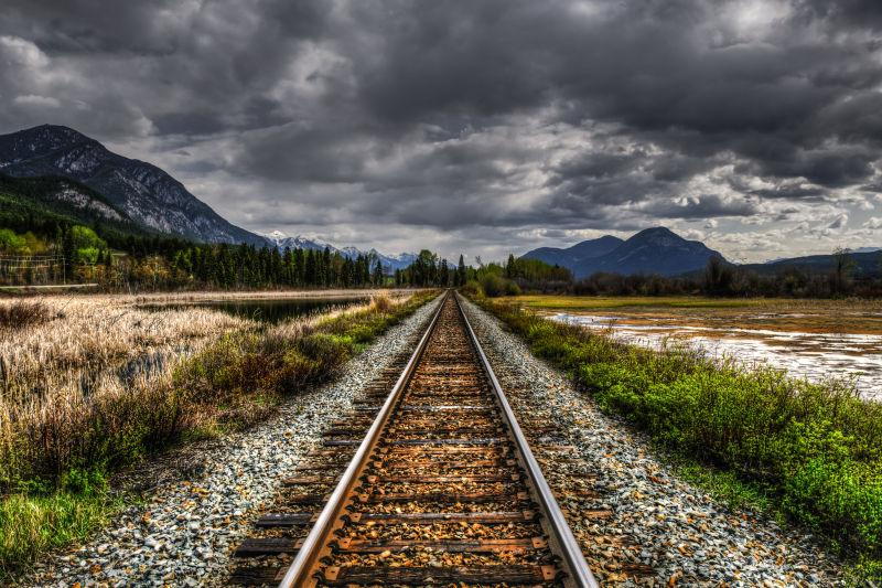 加拿大不列颠哥伦比亚山岳湿地铁路