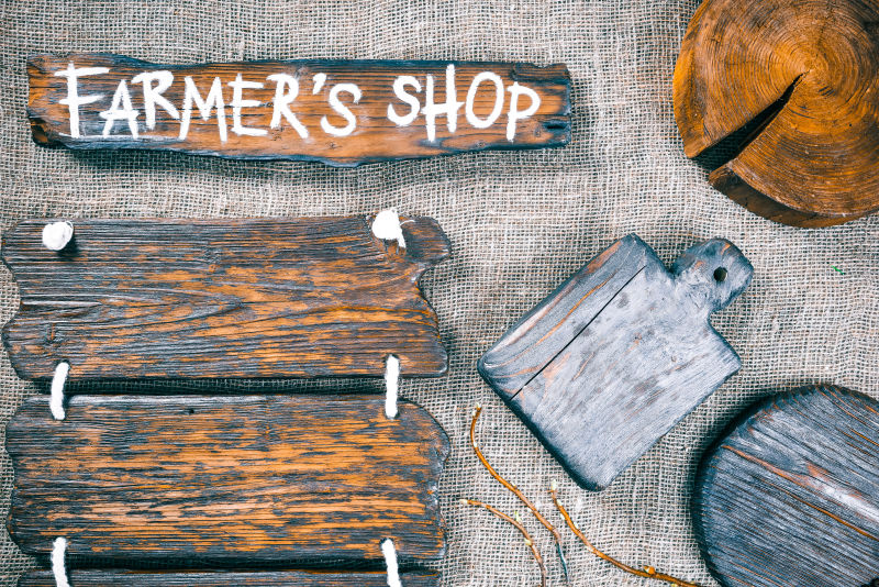 农家店作为标题栏的木板招牌
