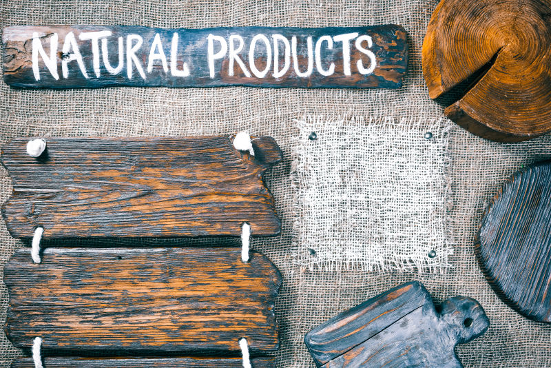 天然产品为标题栏的木制招牌