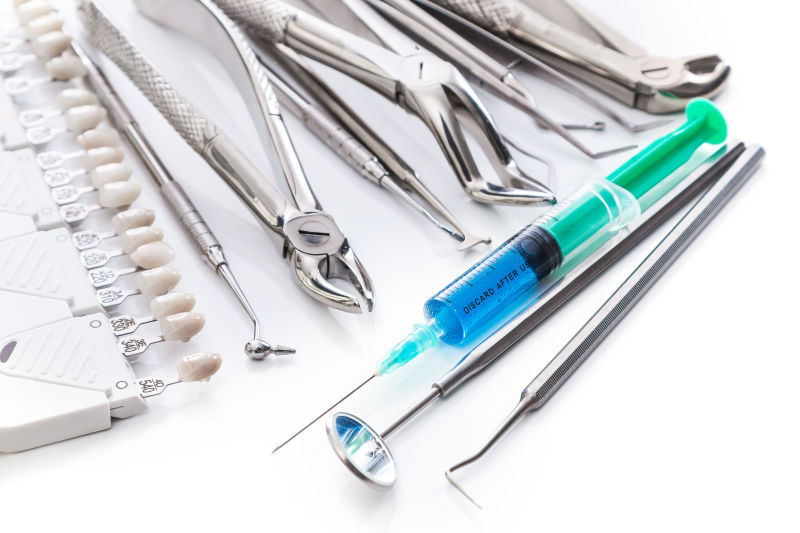 牙科工具和注射器