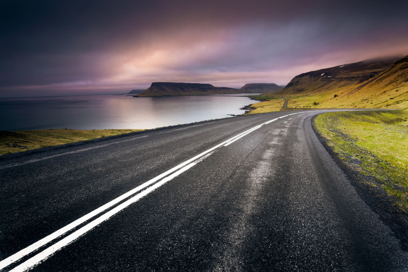 冰岛上的一道公路