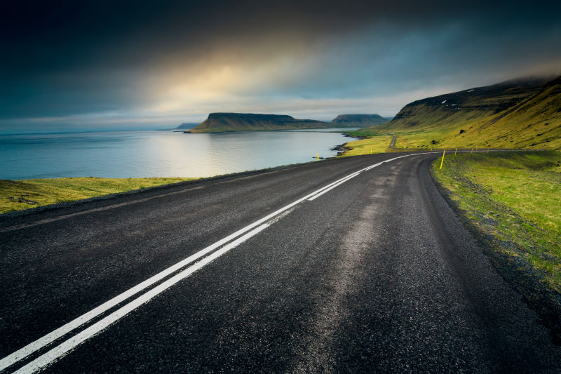 冰岛海边的公路