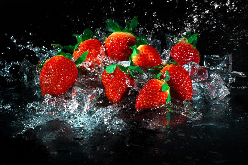 草莓水溅