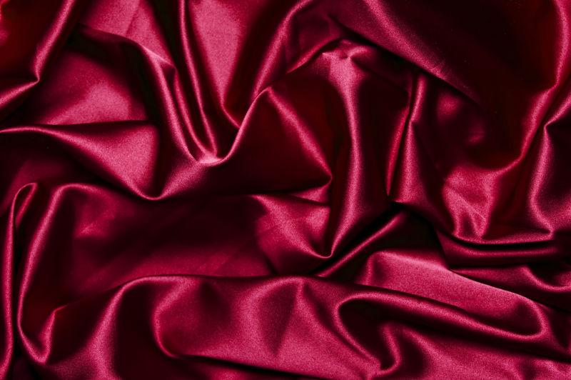 卷起来的红色丝绸