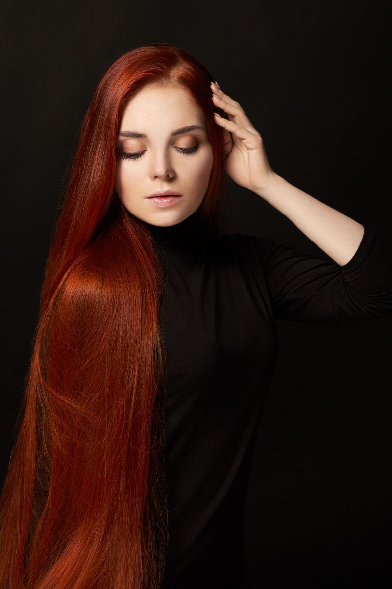 性感美丽的红发女孩