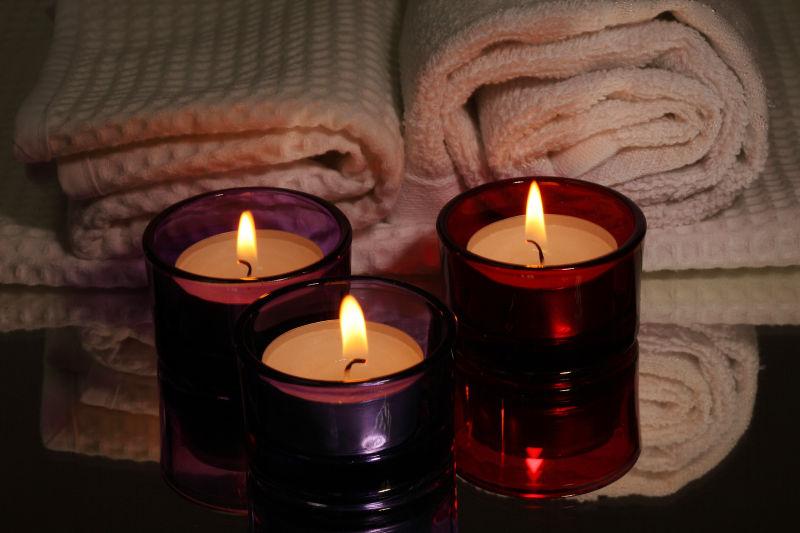 SPA蜡烛和毛巾