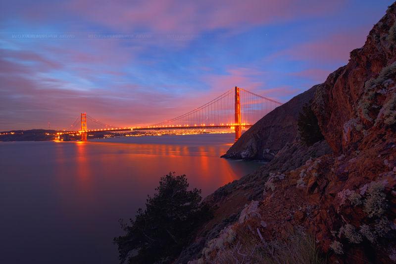 黄昏下旧金山金门大桥美景