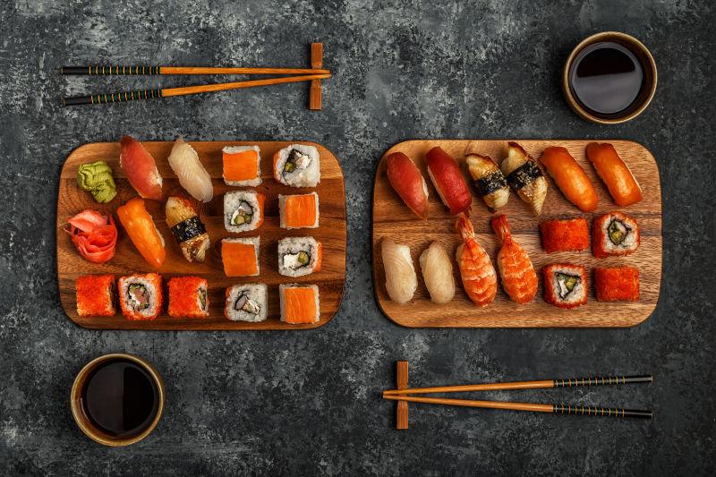 寿司和寿司卷在木板上