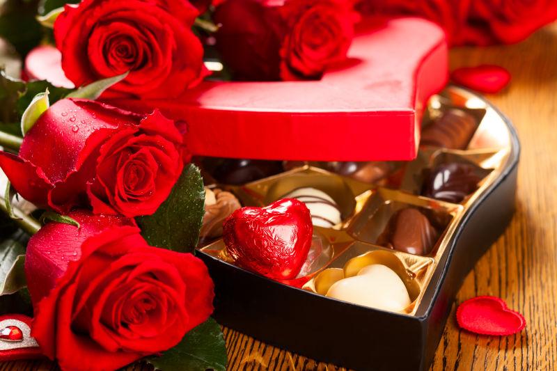 心形盒巧克力红玫瑰