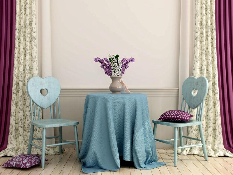 普罗旺萨风格的浪漫室内装饰两把椅子背着心