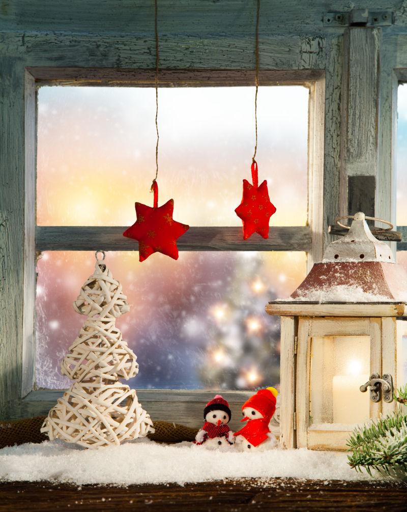 美丽的圣诞节窗台装饰