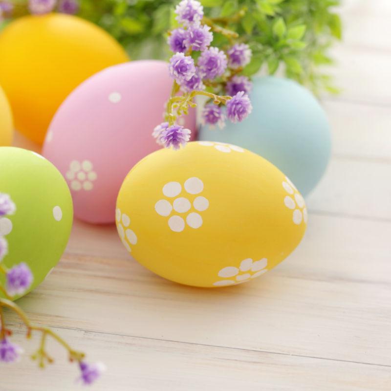 美丽五颜六色的复活节彩蛋