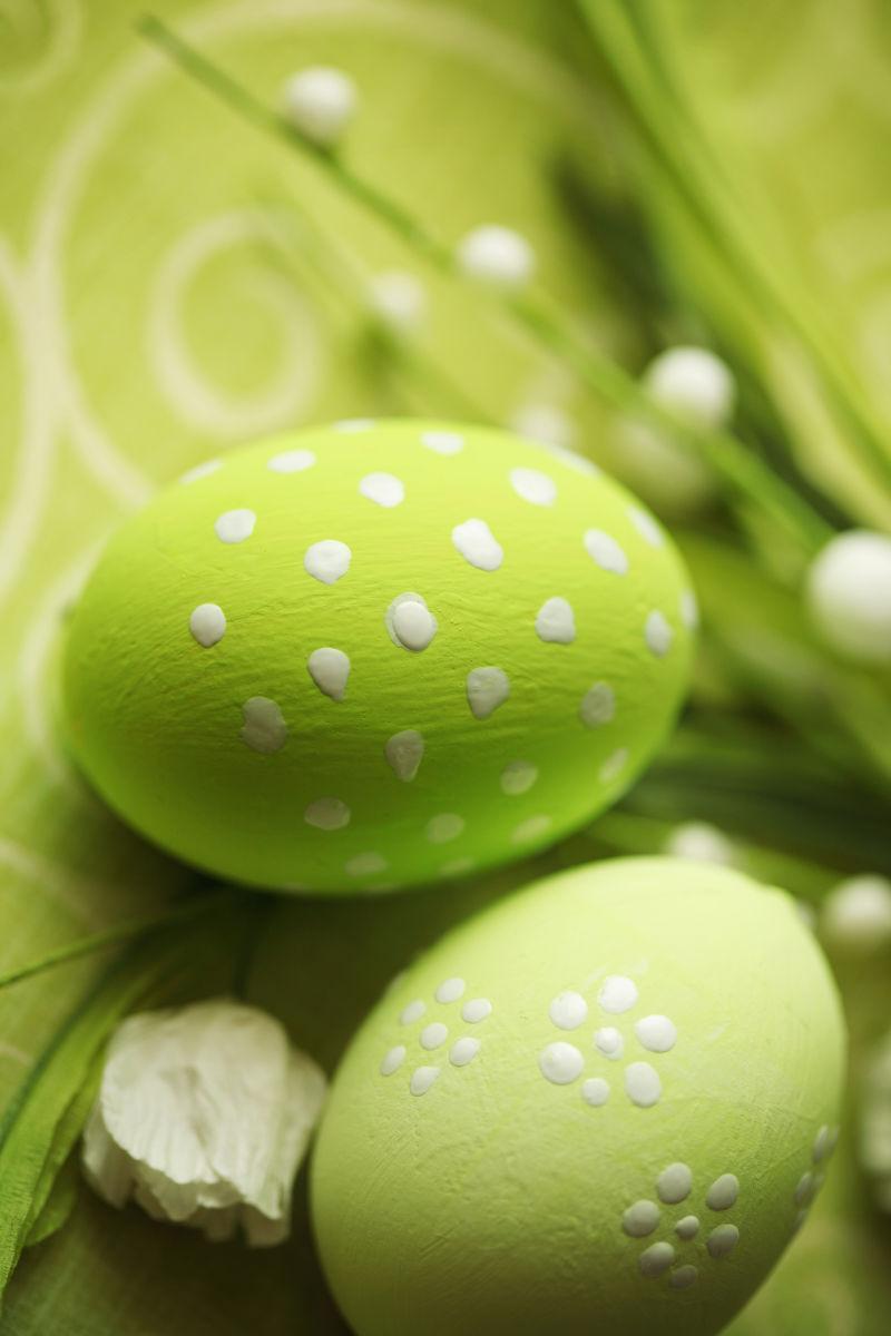 绿色背景绿色的复活节彩蛋