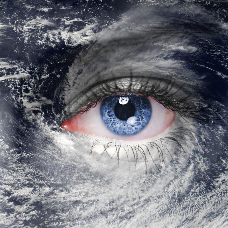 女人眼睛周围的热带风暴创意