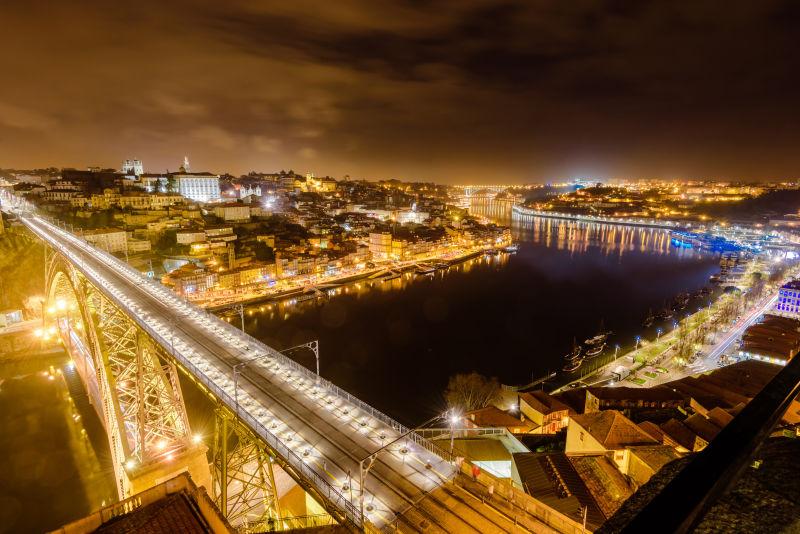葡萄牙大桥夜景