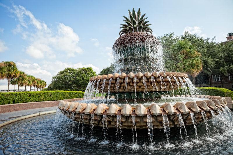 查尔斯顿菠萝形状的喷泉