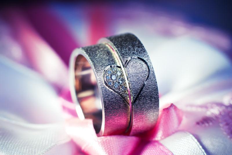 心形结婚戒指