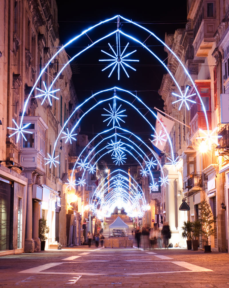 马耳他Valletta灯饰商城的圣诞装饰观