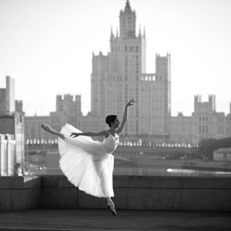 摆在莫斯科市中心的芭蕾舞女演员