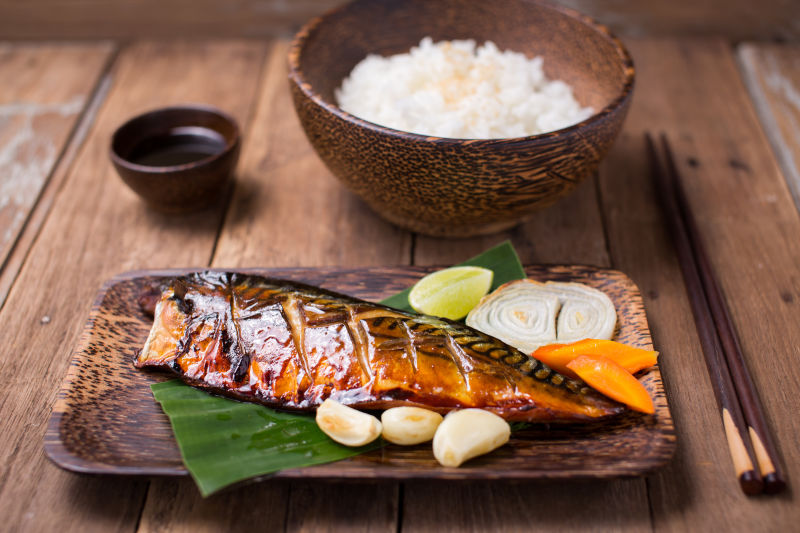 精致的日式料理与米饭