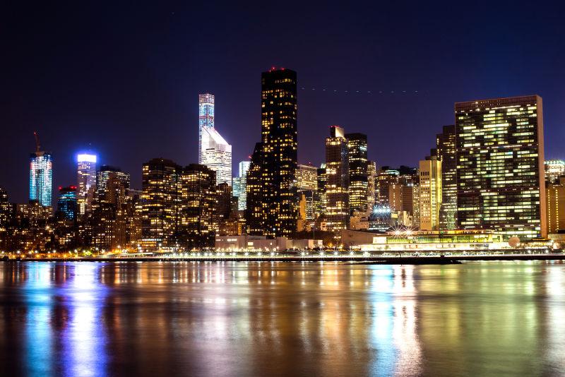 纽约市中心区夜间全景图