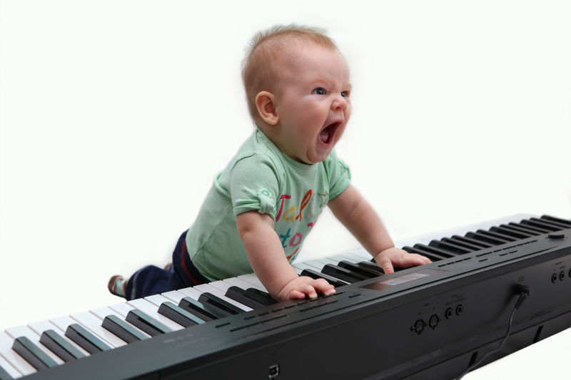 喜爱按键盘的宝宝
