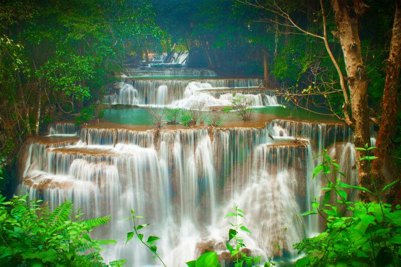 Huay Maekamin Waterfall在泰国