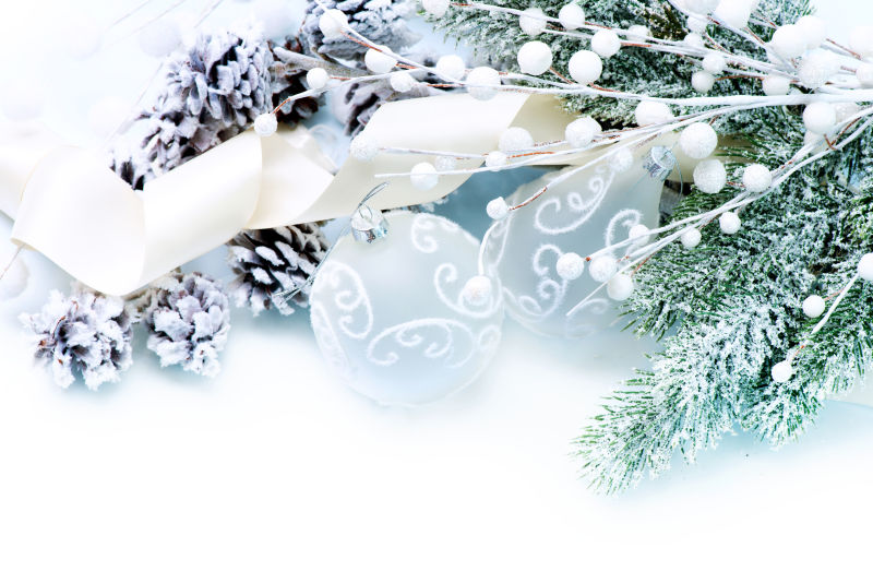 白色圣诞树装饰