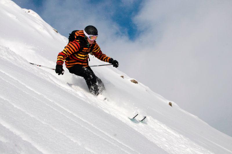 青少年滑雪运动员
