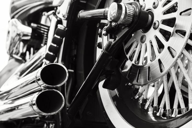 金属摩托车排气筒的特写