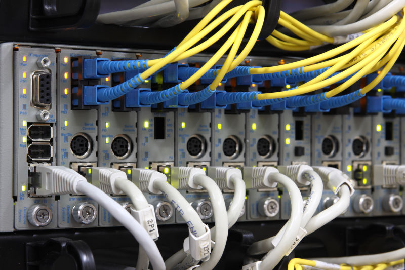 光纤电缆连接和媒体转换器