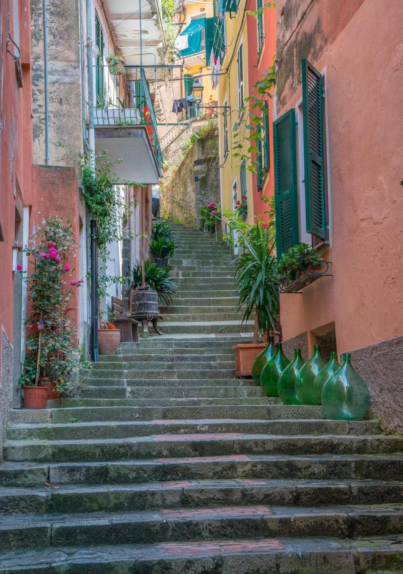意大利后巷楼梯摄影