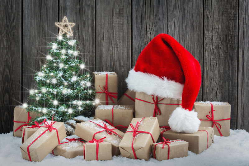 圣诞装饰品和礼盒
