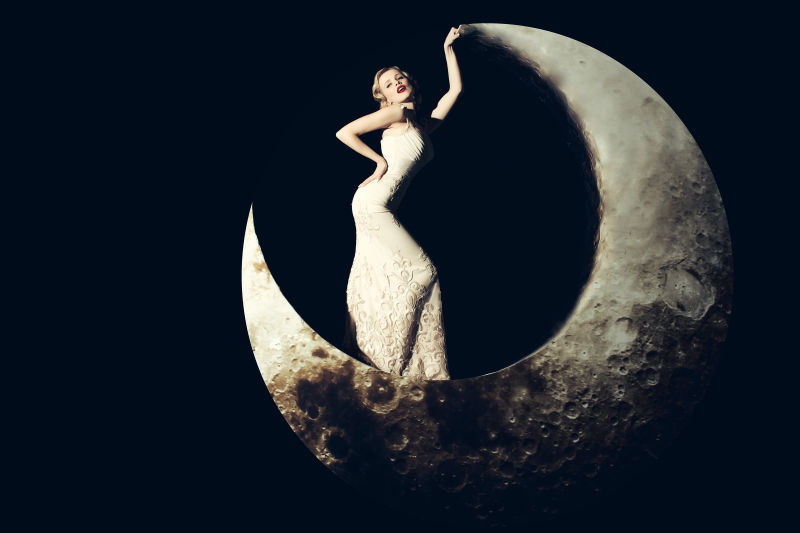 月亮上的女人