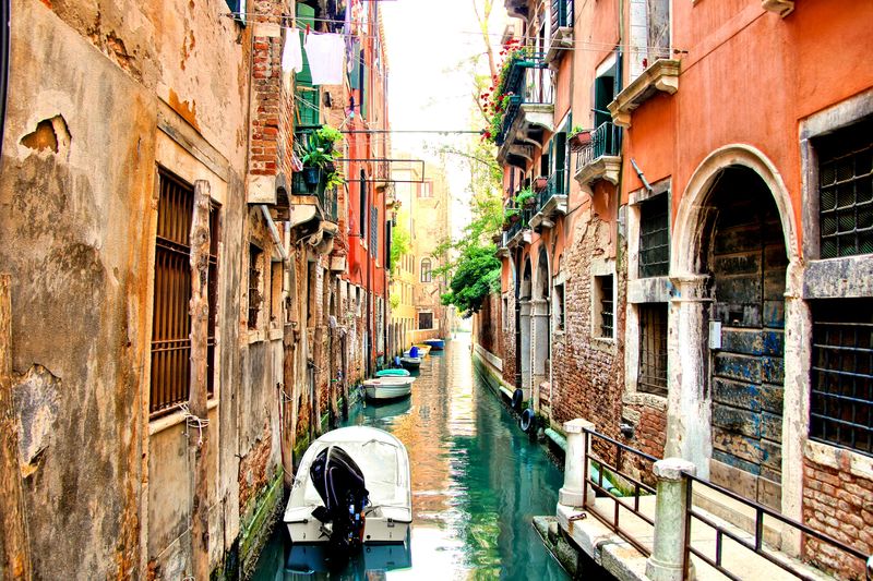 意大利威尼斯著名的风景如画的运河