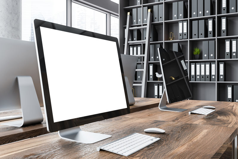 办公桌上的模拟电脑屏幕-灰色书柜文件夹梯子和全景窗-三维绘制