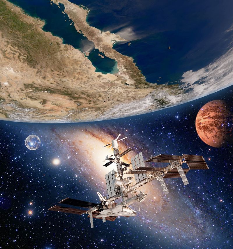 地球卫星太阳系国际空间站国际空间站月球火星行星这张图片的元素由美国宇航局提供
