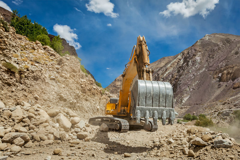 喜马拉雅山脉公路建设