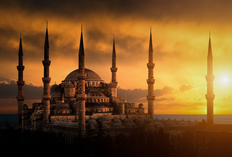 伊布尔日落时的蓝色清真寺