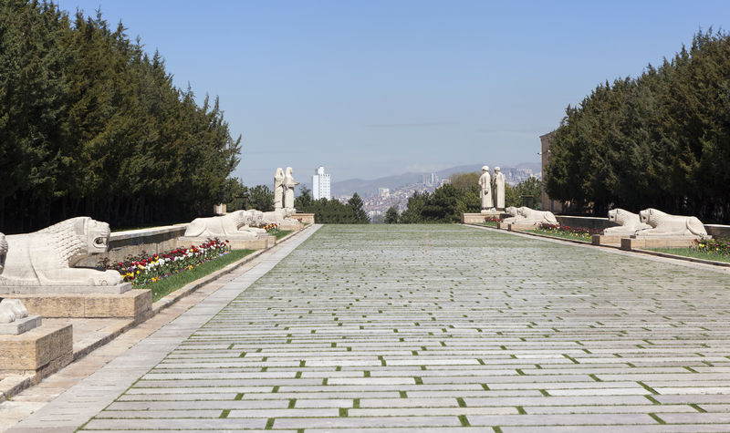 “狮子道”在阿塔图尔克墓的入口安卡拉土耳其