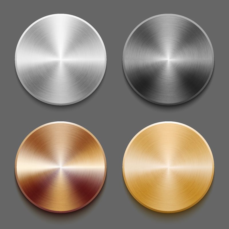 金铝钢和青铜金属纹理的圆形金属纽扣模板组-灰色背景隔离